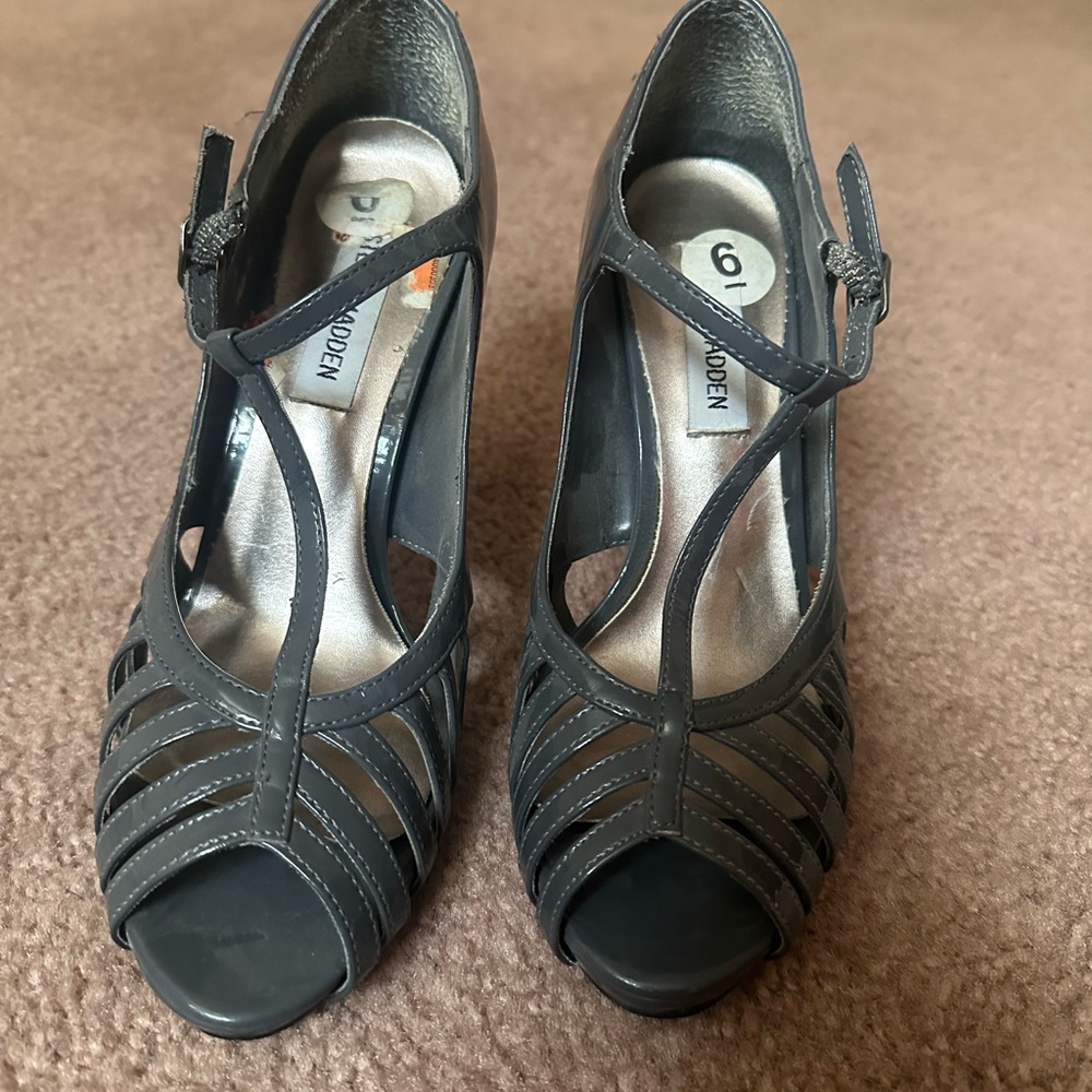 Sam Edelman Gray Peep-Toe Heels